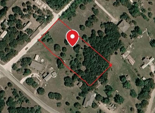 815 Overlook Dr, Cleburne, TX, 76033-8583 | Card Image