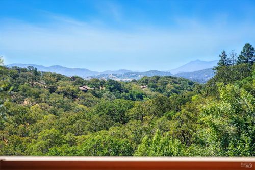 1 Lockton Ln, Novato, CA, 94945-2727 | Card Image