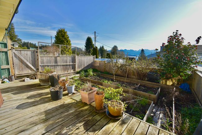4 - 693 Corlett Road, Townhouse with 3 bedrooms, 2 bathrooms and null parking in Gibsons BC | Image 25