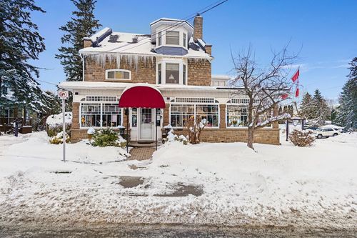 {{alt}} | Card Image