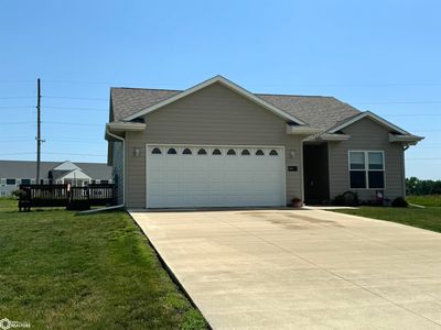 903 Bluegrass Drive, Home with 3 bedrooms, 1 bathrooms and 2 parking in Corning IA | Image 1