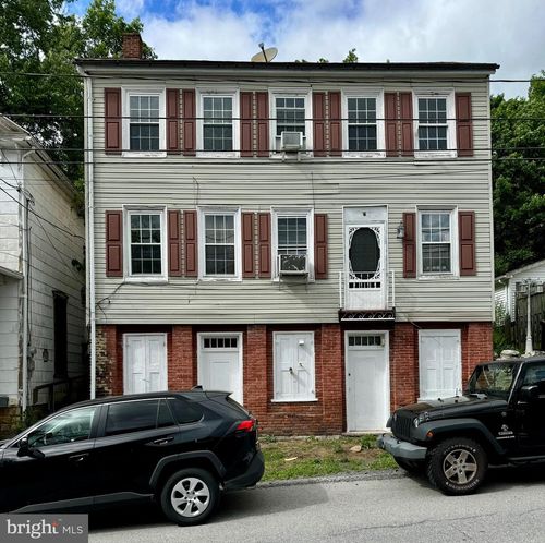 5569 Bouquet St, HUNTINGDON, PA, 16652-7470 | Card Image