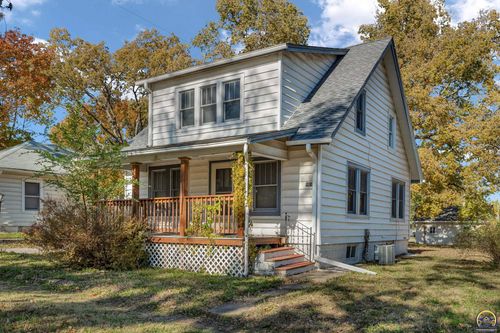 1830 Sw Willow Ave, Topeka, KS, 66606-1668 | Card Image