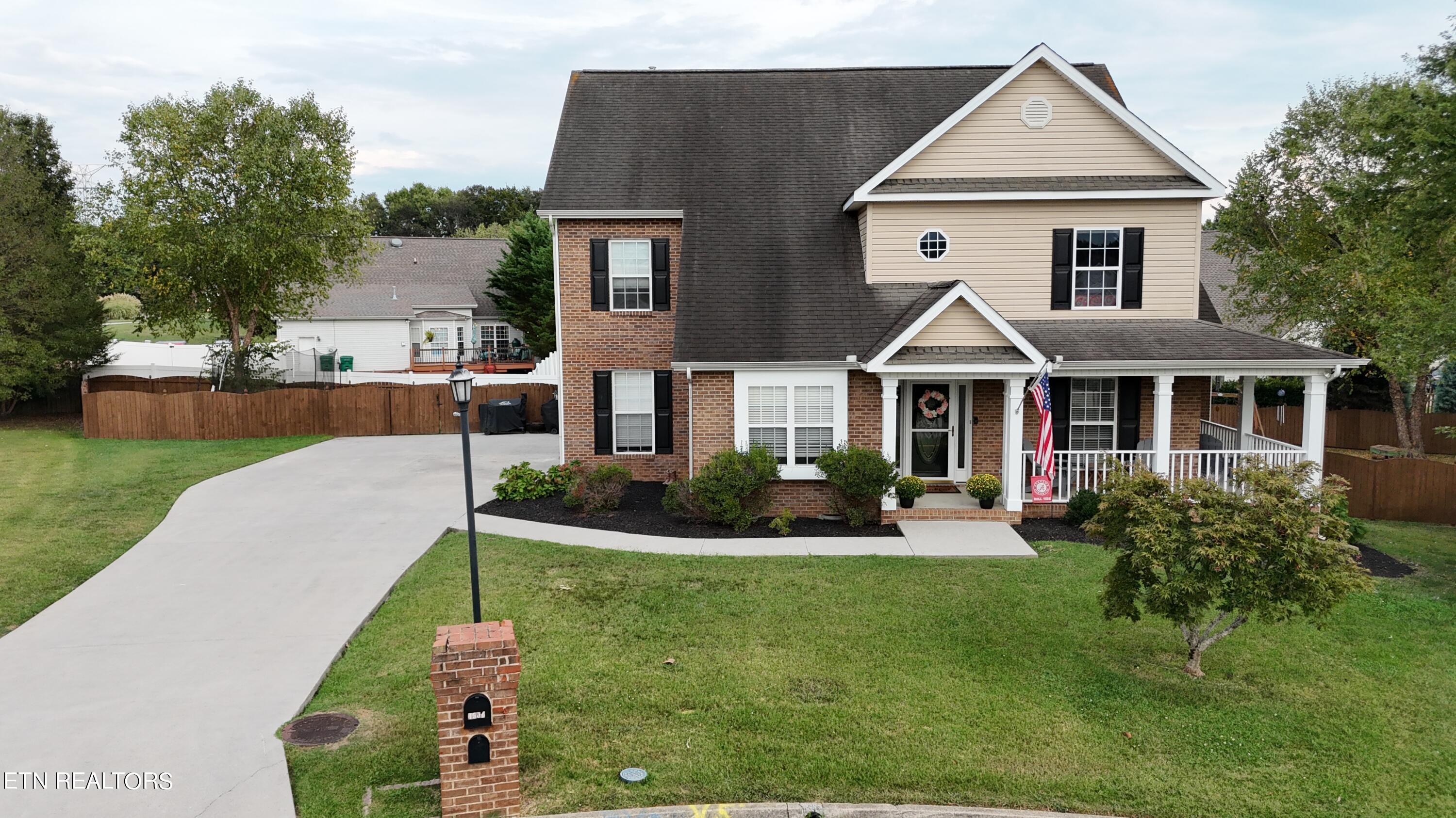 Sunsplash Ln, Knoxville, TN 37918