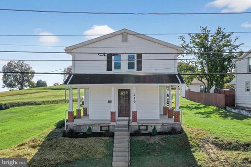 210 Wentz St, KUTZTOWN, PA, 19530-1030 | Card Image