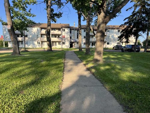 201-5117 44 St, High Prairie, AB, T0G1E0 | Card Image
