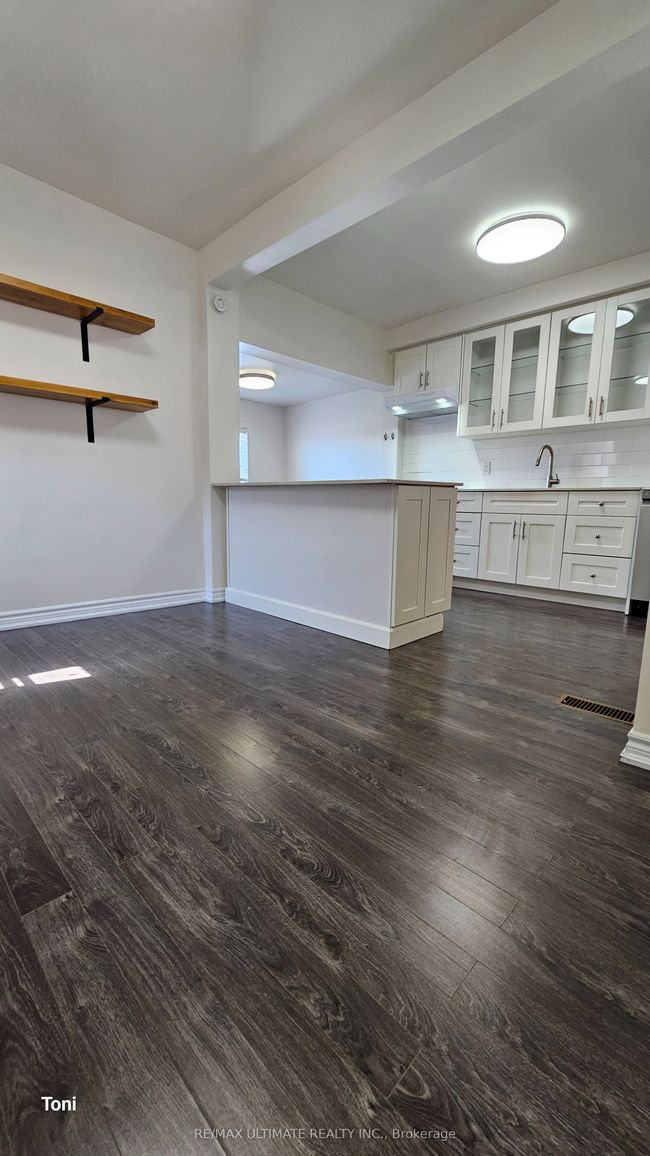 MAIN - 16 Failsworth Ave, House other with 1 bedrooms, 2 bathrooms and 1 parking in York ON | Image 11
