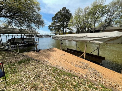 107 Lakewood Dr, Mabank, TX, 75156-4116 | Card Image
