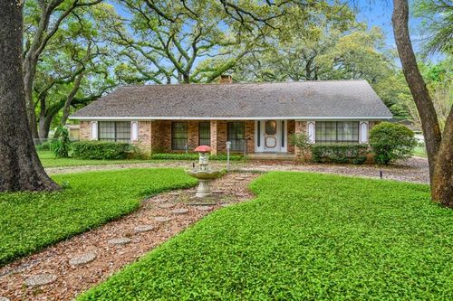 103 Memorial Ln, Columbus, TX, 78934-2016 | Card Image