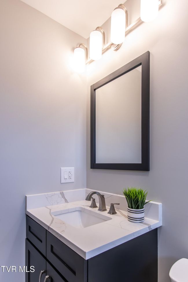 Bathroom 2 | Image 23