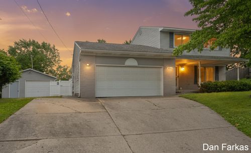4380 Knickerbocker Ct, Wyoming, MI, 49519-4246 | Card Image