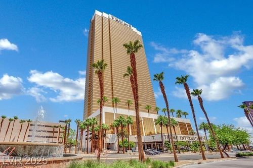 1815-2000 N Fashion Show Dr, Las Vegas, NV, 89109-1936 | Card Image