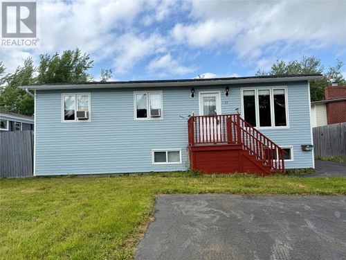 15 Gordon St, Gander, NL, A1V1Z8 | Card Image