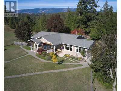 4334 Sleepy Hollow Rd, House other with 3 bedrooms, 3 bathrooms and 2 parking in Armstrong BC | Image 2