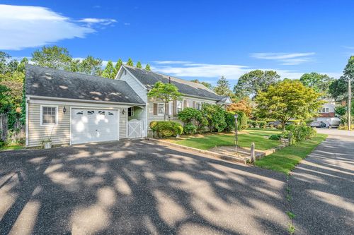 2 Cherry Rd, Bayville, NY, 11709-1705 | Card Image