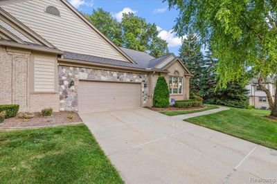 400 Wyngate Drive, Condo with 2 bedrooms, 3 bathrooms and null parking in Rochester MI | Image 3