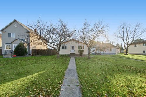 3706 4th Ave E, Hibbing, MN, 55746-2917 | Card Image