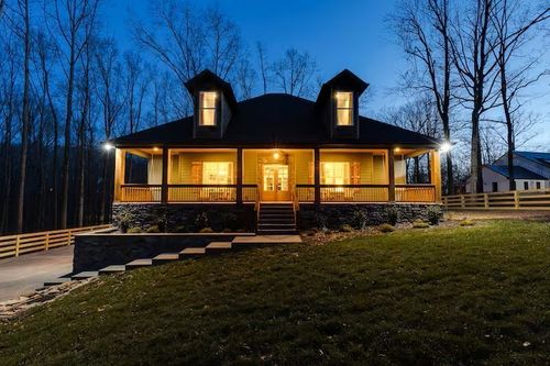 1073 Split Rail Cir, Kingston Springs, TN, 37082-5118 | Card Image