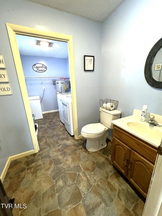 1516 Valley View Dr, House other with 4 bedrooms, 4 bathrooms and null parking in Big Stone Gap VA | Image 18
