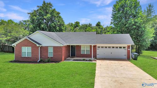 239 Falcon Ridge Dr, Huntsville, AL, 35811-8053 | Card Image