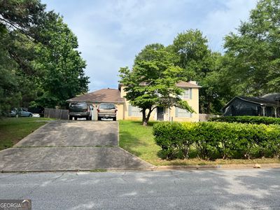 8786 Elon Trail, House other with 3 bedrooms, 2 bathrooms and null parking in Jonesboro GA | Image 1