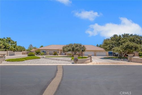 6955 Oak View Ct, Oak Hills, CA, 92344-9014 | Card Image