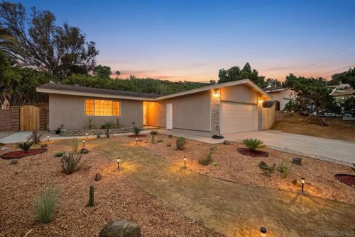 8644 Eileen St, Spring Valley, CA, 91977-3816 | Card Image