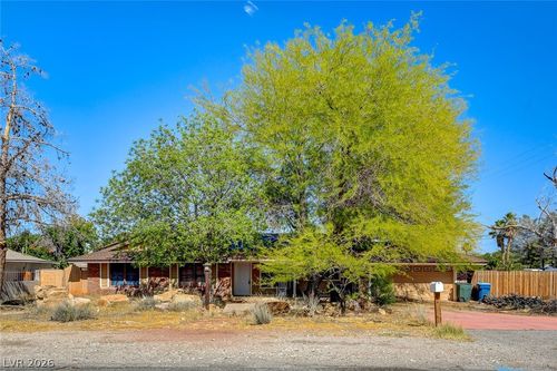 2690 S Bronco St, Las Vegas, NV, 89146-5204 | Card Image