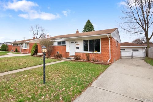 6842 Bison St, Westland, MI, 48185-9605 | Card Image