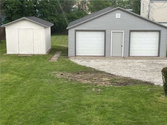 1215 Main St, House other with 3 bedrooms, 2 bathrooms and 4 parking in Bentleyville PA | Image 27