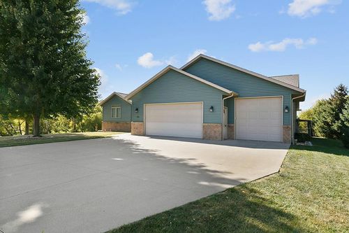 252 Oak Dr, Eagle Lake, MN, 56024-3404 | Card Image