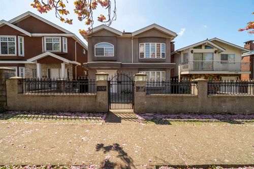 592 E 50th Avenue, Vancouver, BC, V5X1B2 | Card Image