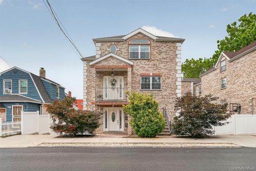 3144 Baisley Ave, Bronx, NY, 10465-1402 | Card Image