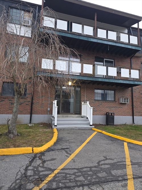 apt-5-206-103 Hart St, Taunton, MA, 02780-3661 | Card Image