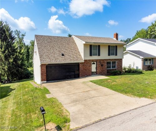 50406 Cindy Dr, Saint Clairsville, OH, 43950-8508 | Card Image
