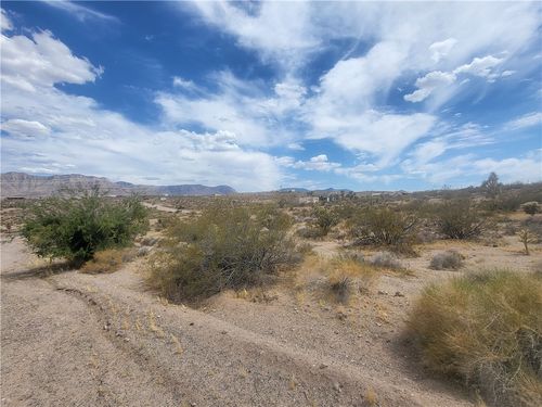 690 E Vulcan Dr, Meadview, AZ, 86444 | Card Image