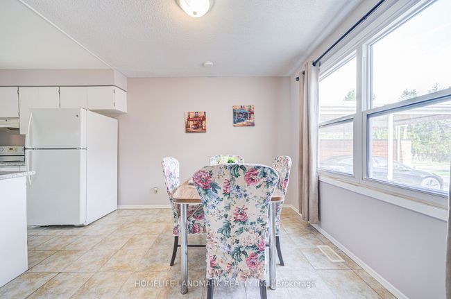 2 - 401 Keats Way, Condo with 5 bedrooms, 3 bathrooms and 1 parking in Waterloo ON | Image 17