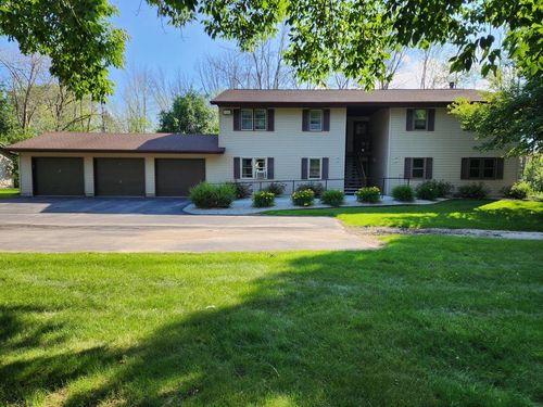 501-910 E Cedar Avenue, Manitowoc, WI, 54220 | Card Image