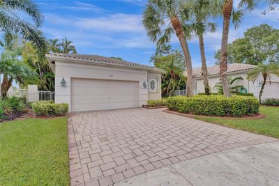 2525 Bay Pointe Ct, House other with 3 bedrooms, 3 bathrooms and null parking in Weston FL | Image 2