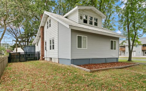135 N Birney St, Wisconsin Dells, WI, 53965-9806 | Card Image