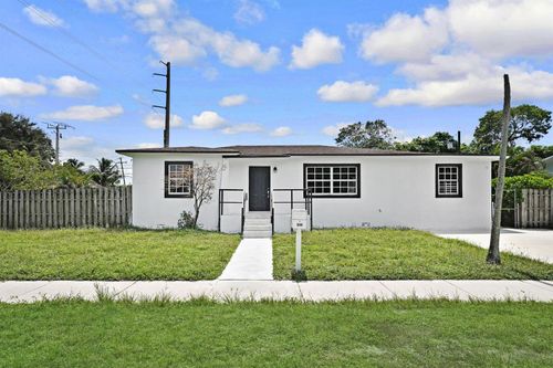 500 Nw 120th St, Miami, FL, 33168-3529 | Card Image