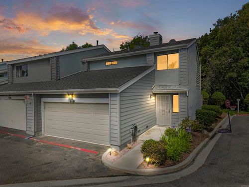 285 Durian St, Vista, CA, 92083-6255 | Card Image