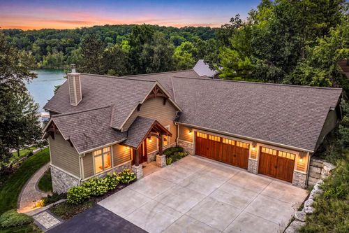 5531 Peters Drive, West Bend, WI, 53095 | Card Image