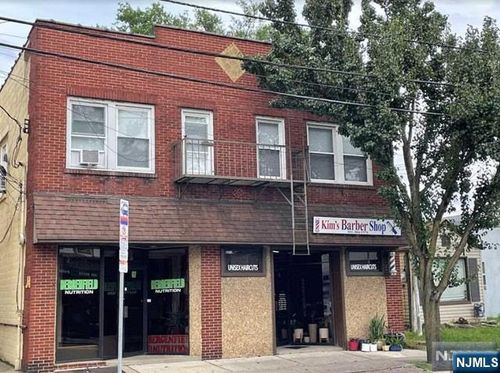 67 N Washington Ave, Bergenfield, NJ, 07621-1793 | Card Image