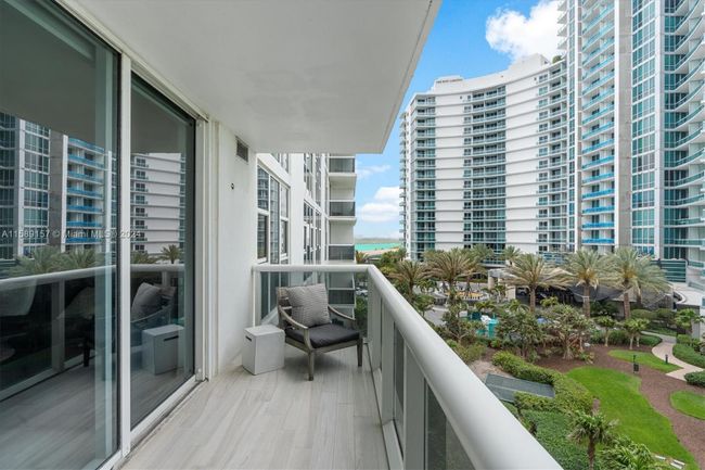 634 - 10275 Collins Ave, Condo with 2 bedrooms, 2 bathrooms and null parking in Bal Harbour FL | Image 23