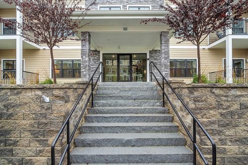 unit-206-55 Pointe Pl, Dover, NH, 03820-4797 | Card Image