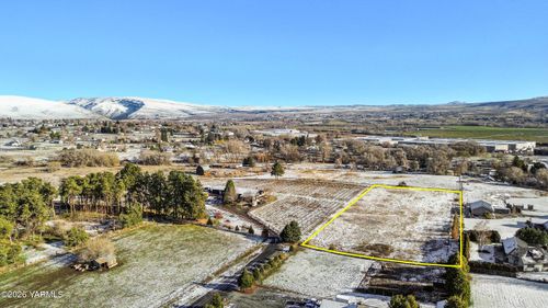 NKA N Wenas Rd, Selah, WA, 98942 | Card Image