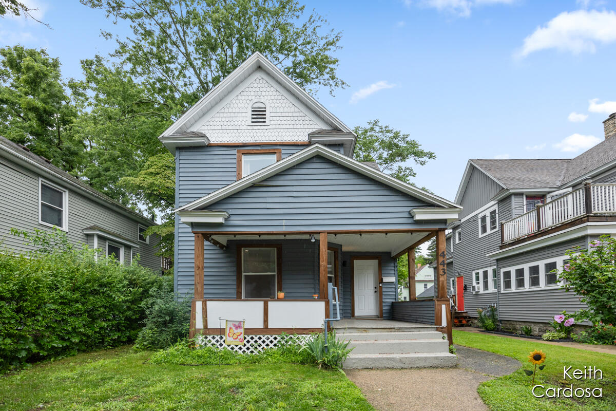 Barth Ave, Grand Rapids, MI 49506