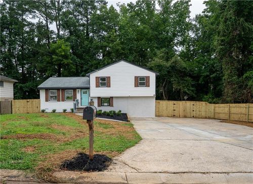 6050 Randy Ln, Ellenwood, GA, 30294-4027 | Card Image