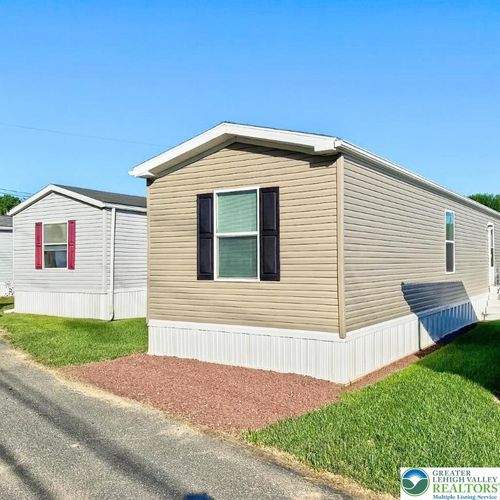3 Woodland Ln, MERTZTOWN, PA, 19539-9129 | Card Image